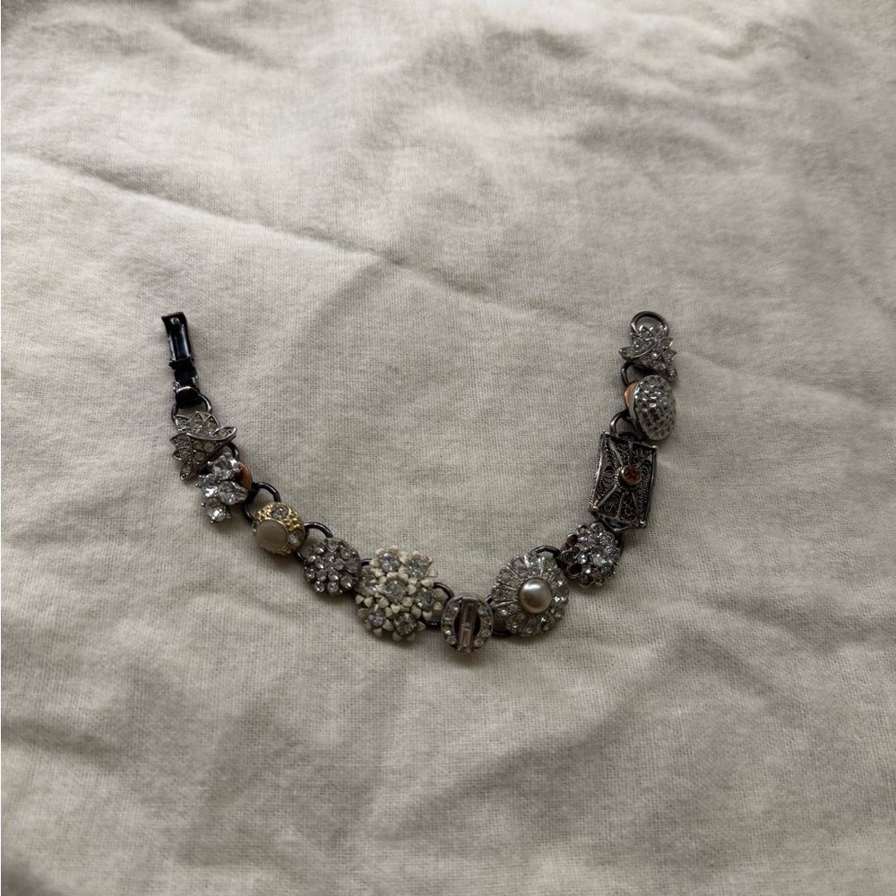 Silver pendant bracelet